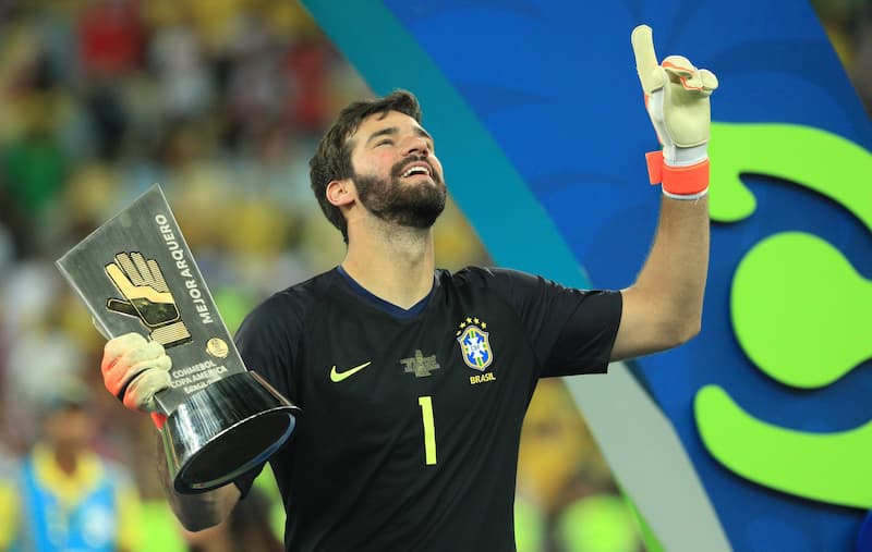 Mùa giải tuyệt vời của Alisson Becker