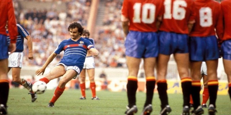 Michel Platini là người xếp thứ 4 trong Top cầu thủ nhiều quả bóng vàng nhất thế giới