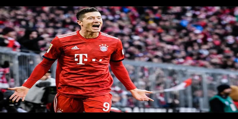 Cầu thủ Robert Lewandowski giành 73 bàn thắng